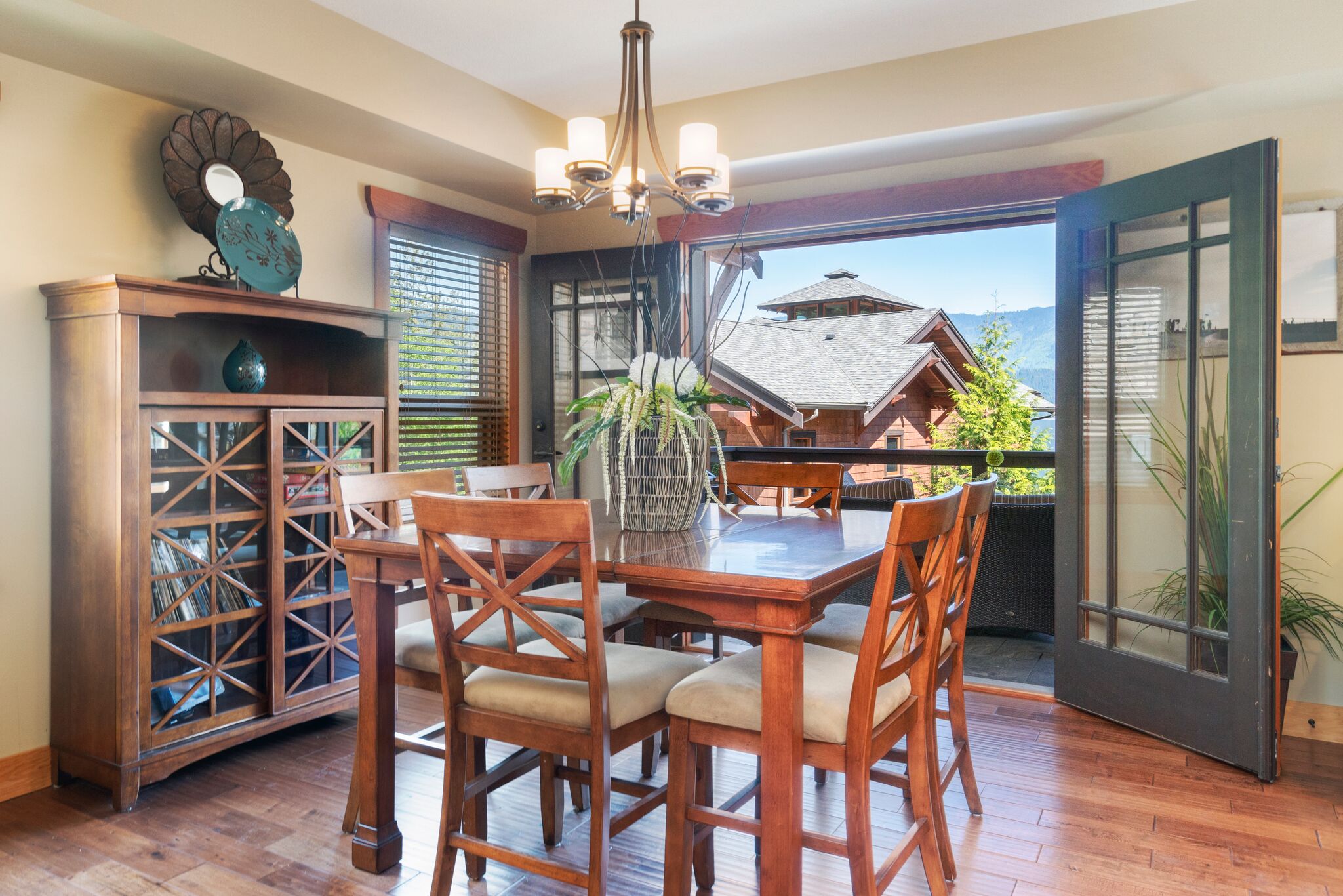 Dining / Patio