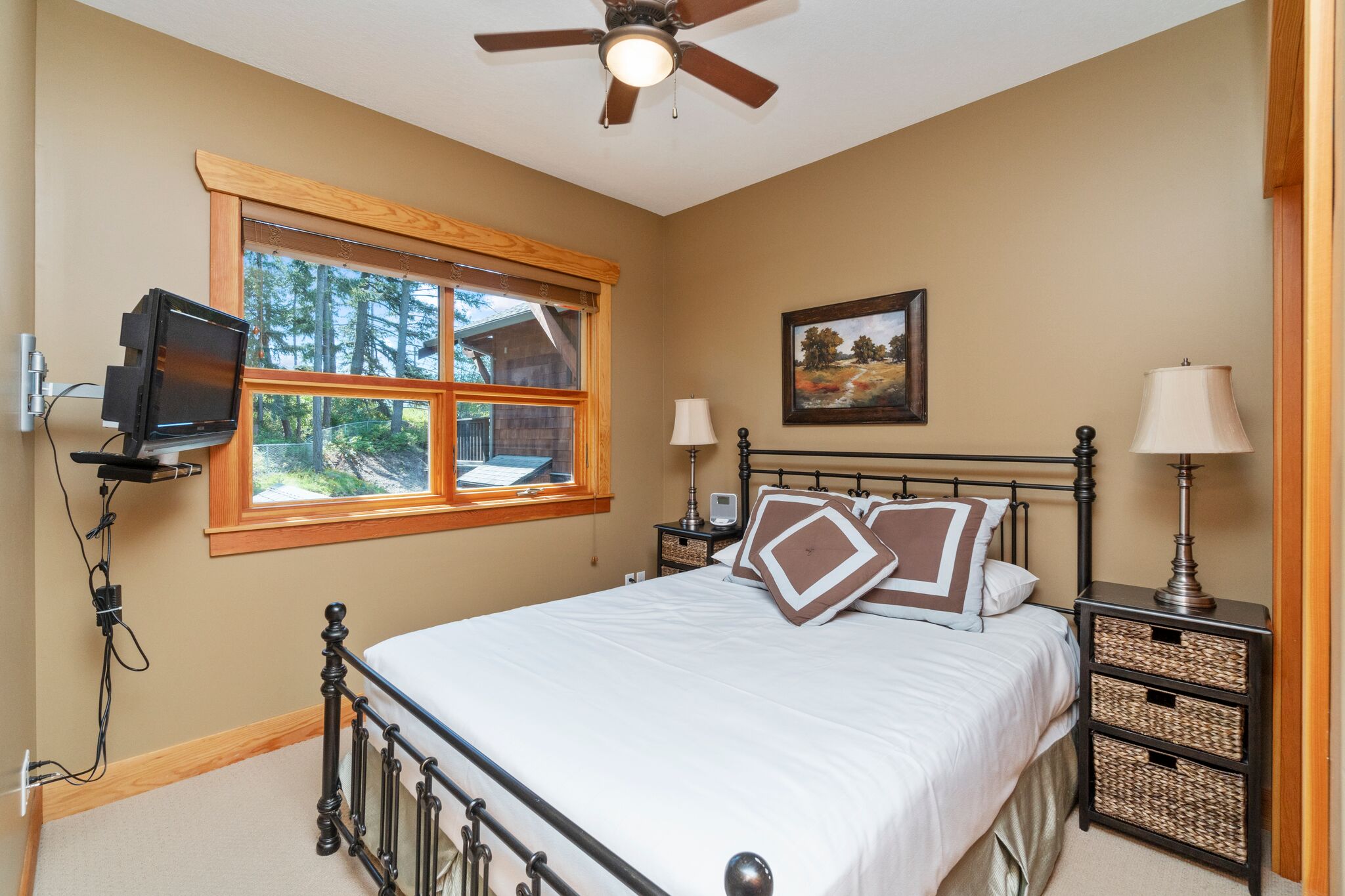 2nd Bedroom - Queen
