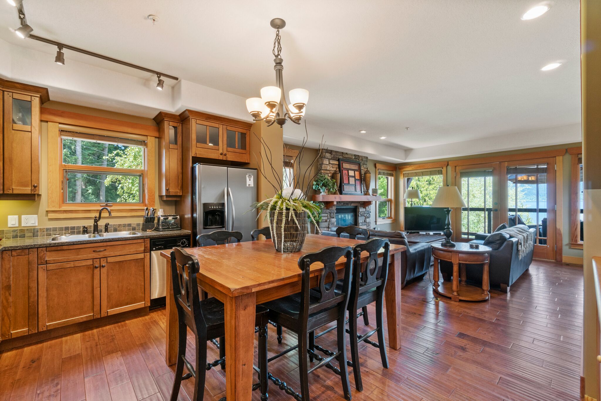 Kitchen / Dining