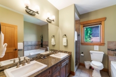 Upstairs Main Bathroom