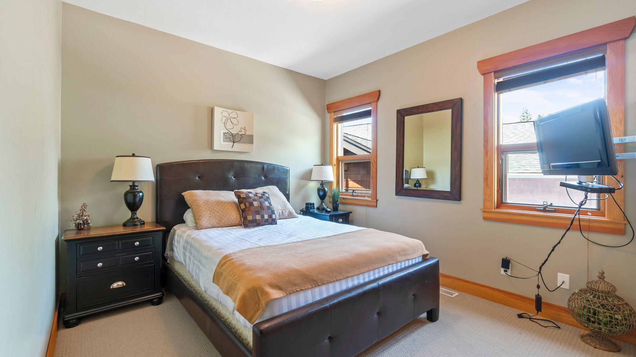 3rd Bedroom - Queen