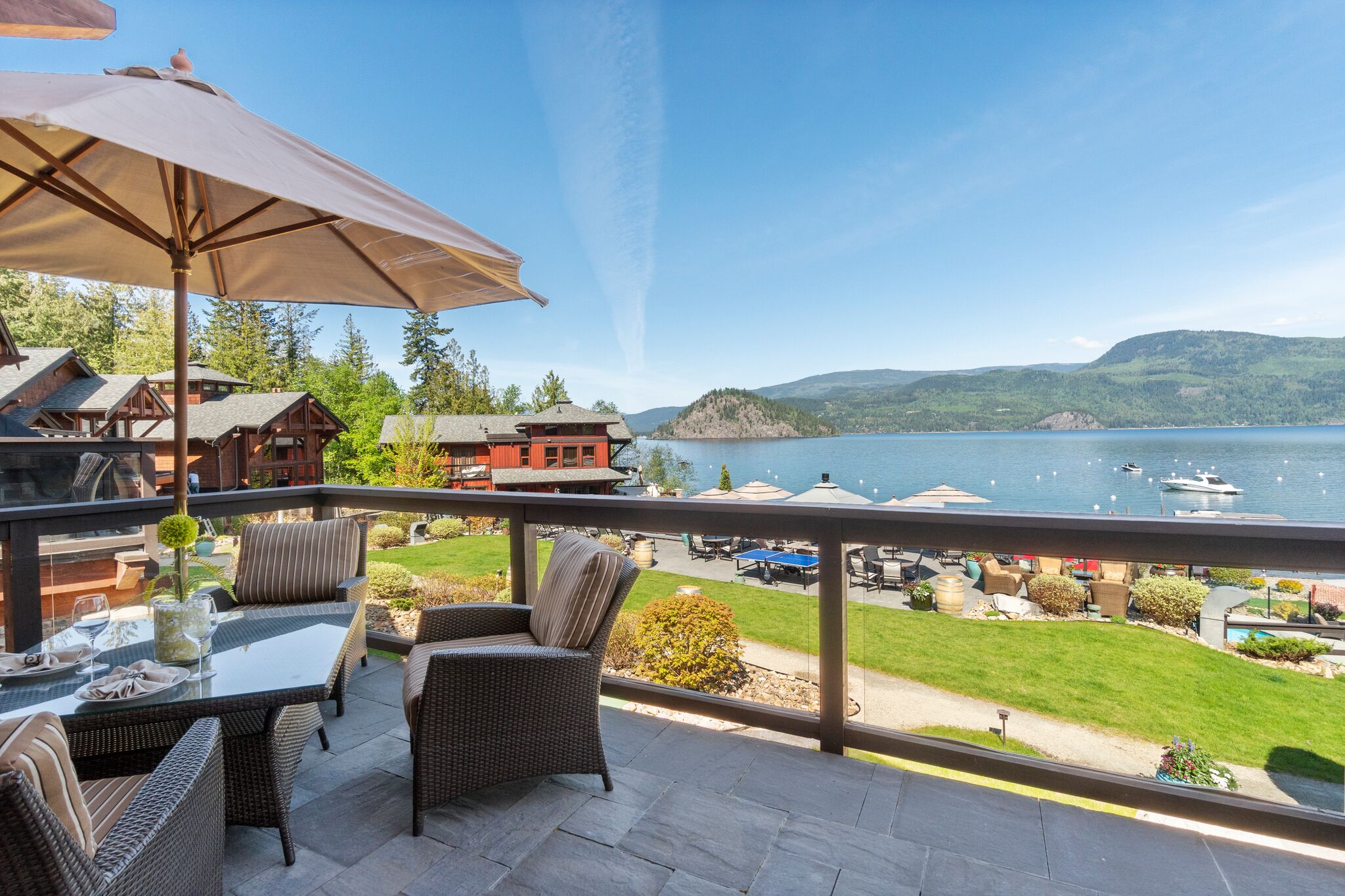 Upper Balcony/Patio