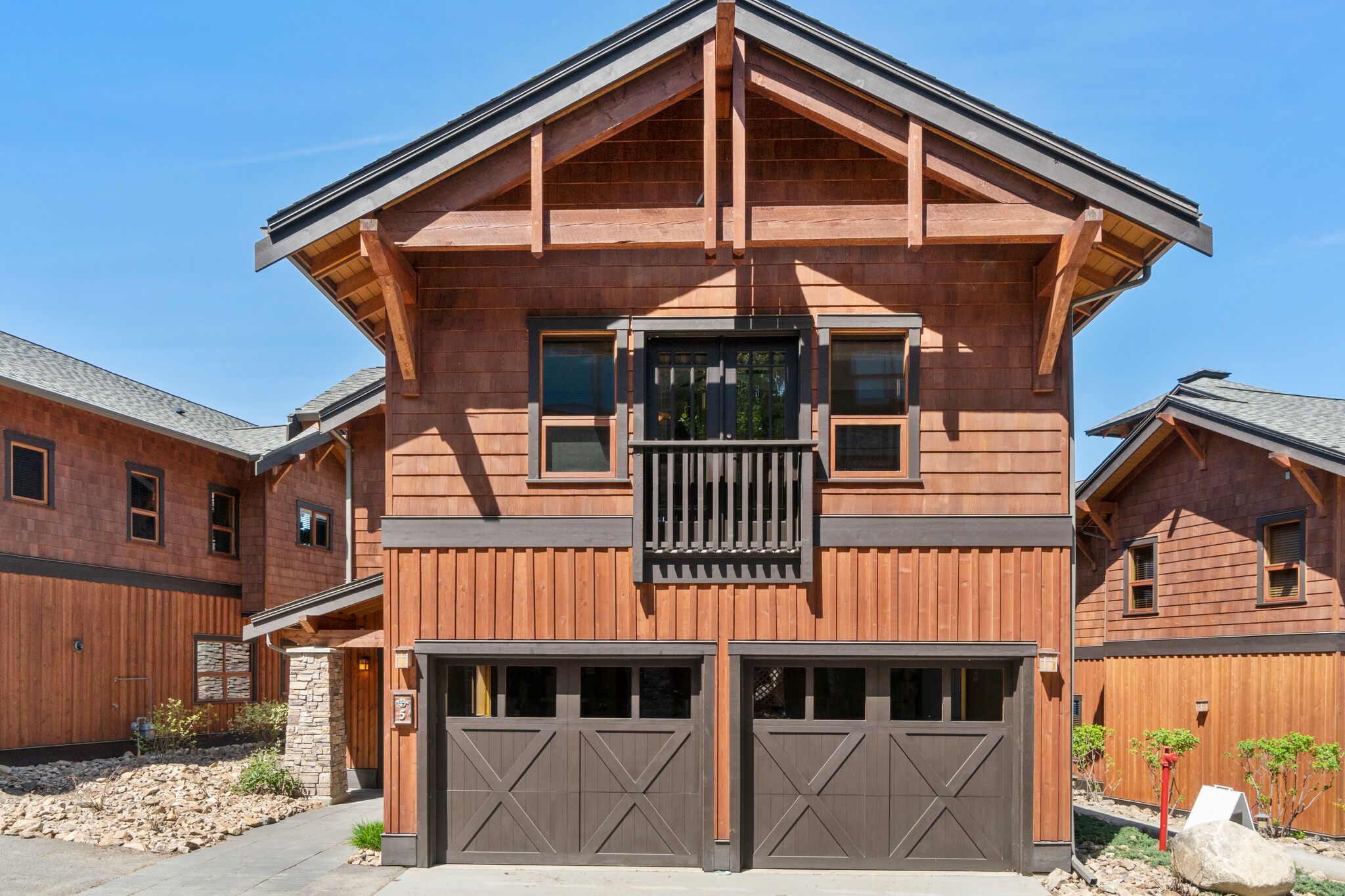 Exterior / Garage