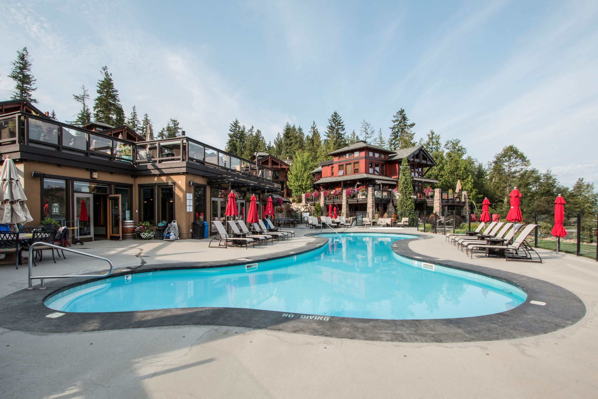 Pool / Clubhouse